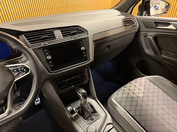Volkswagen Tiguan 16 of 23