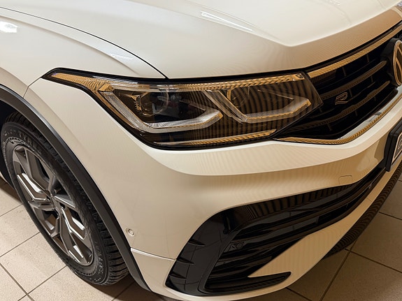 Volkswagen Tiguan 10 of 23