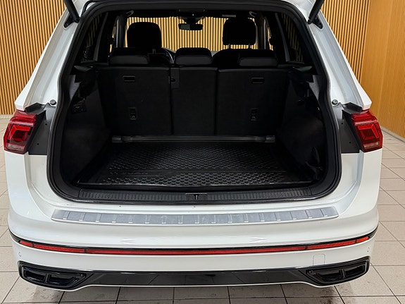 Volkswagen Tiguan 9 of 23