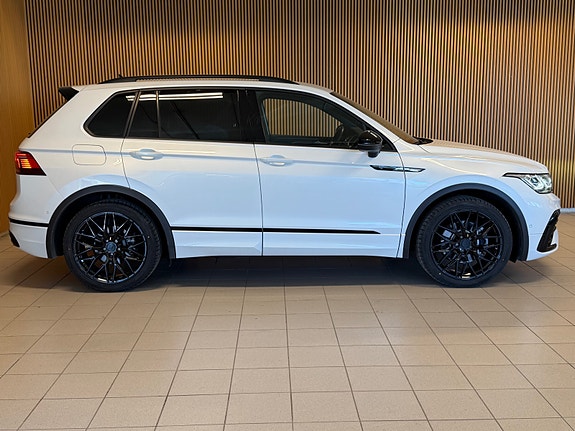 Volkswagen Tiguan 3 of 23