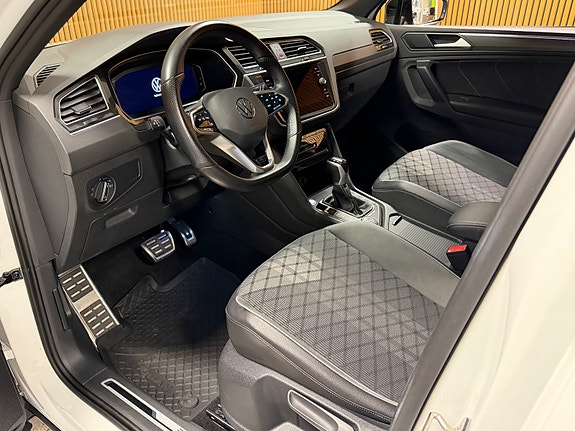 Volkswagen Tiguan 11 of 23