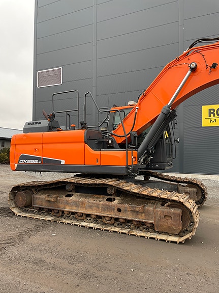 Doosan DX255-LC-5 2 of 5