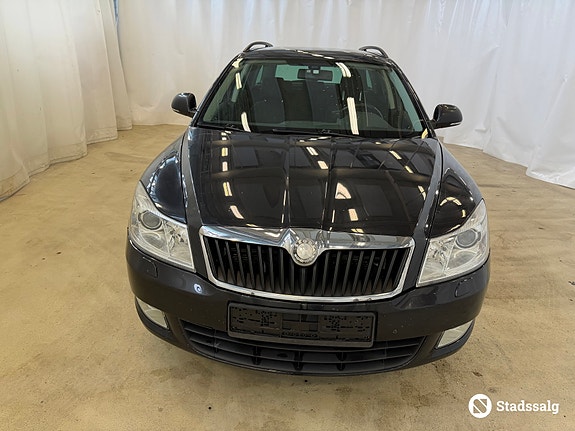 Skoda Octavia 2 of 10