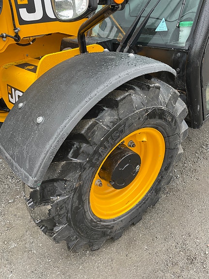 JCB 525-60 8 of 23