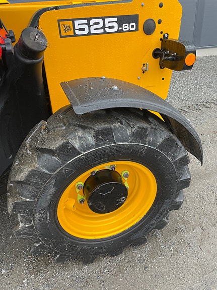 JCB 525-60 9 of 23