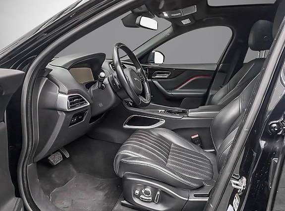 Jaguar F-PACE 10 of 18