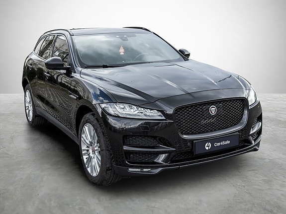Jaguar F-PACE 8 of 18