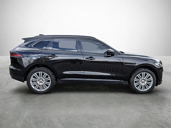 Jaguar F-PACE 6 of 18