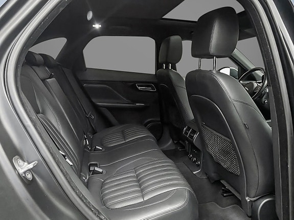Jaguar F-PACE 14 of 18