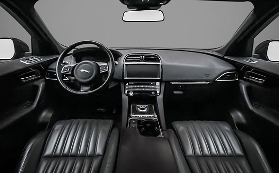 Jaguar F-PACE 11 of 18