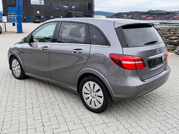 Mercedes-Benz B-Klasse 4 of 5