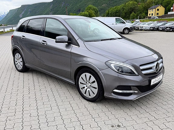 Mercedes-Benz B-Klasse 2 of 5