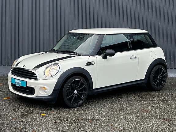 MINI One 3 of 5