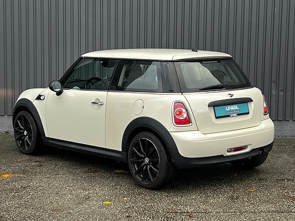 MINI One 2 of 5