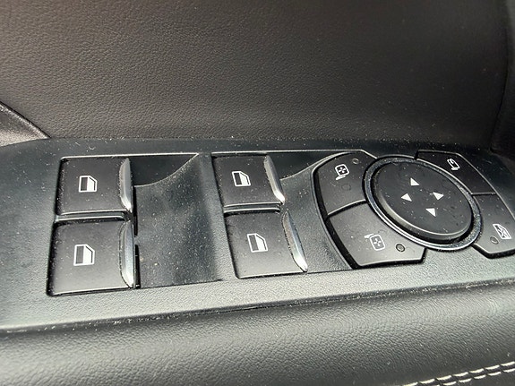 Volkswagen Amarok 19 of 30
