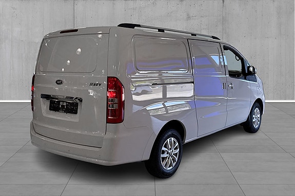 JAC M3EV 4 of 5