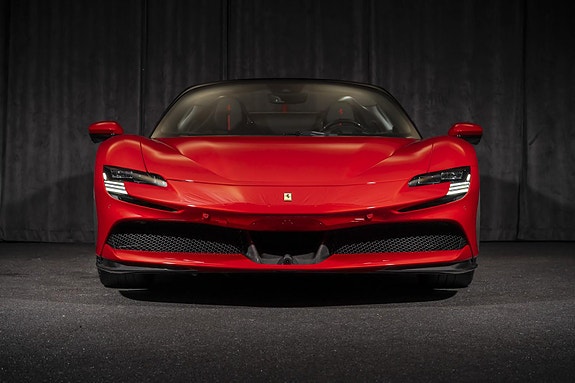 Ferrari SF90 Spider 2 of 5
