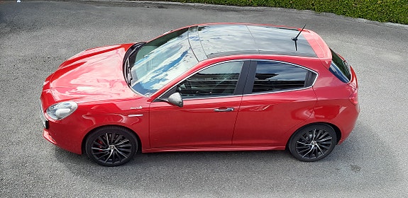 Alfa Romeo Giulietta 3 of 5