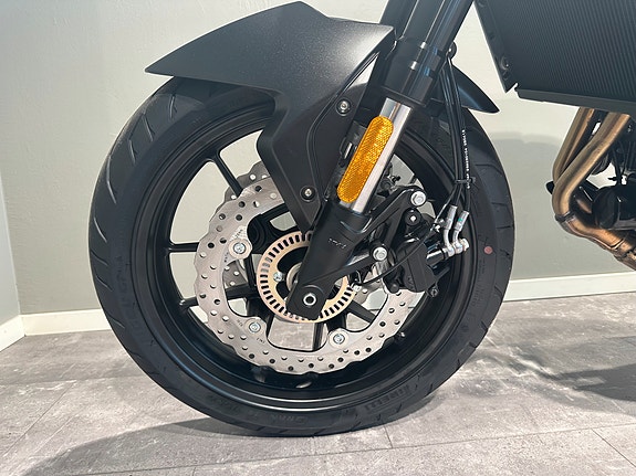 VOGE 625 R 17 of 30