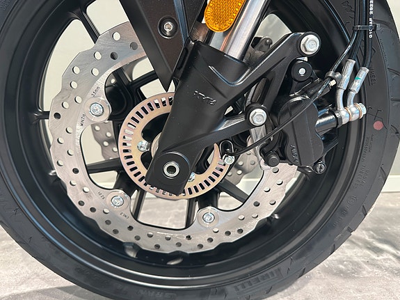 VOGE 625 R 18 of 30