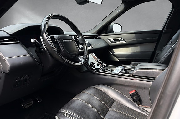Land Rover Range Rover Velar 24 of 30