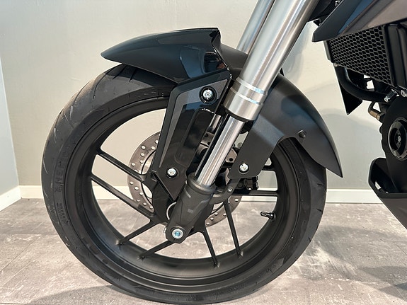 VOGE 125R 26 of 30