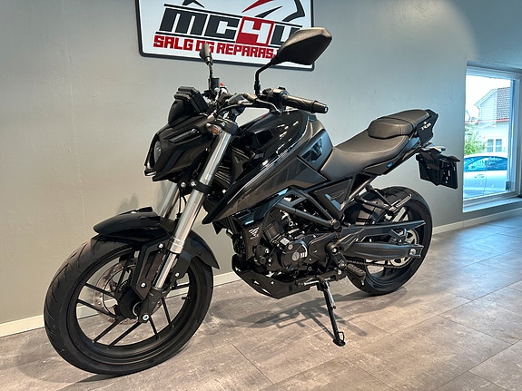 VOGE 125R 15 of 30