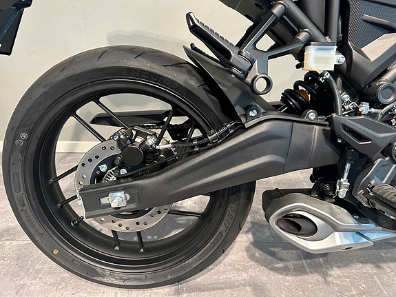 VOGE 125R 23 of 30