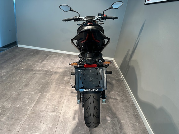 VOGE 125R 9 of 30