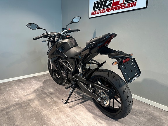 VOGE 125R 11 of 30