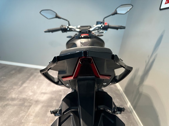 VOGE 125R 10 of 30