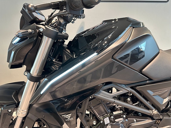 VOGE 125R 27 of 30