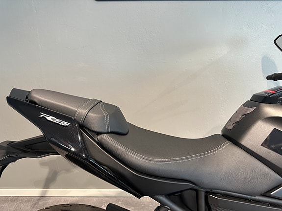 VOGE 125R 24 of 30