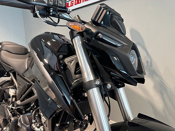VOGE 125R 17 of 30