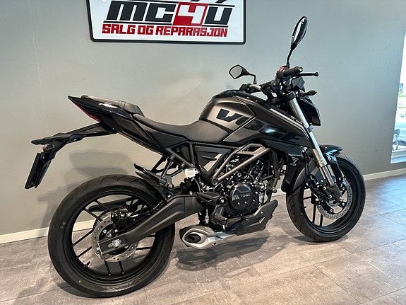 VOGE 125R 7 of 30