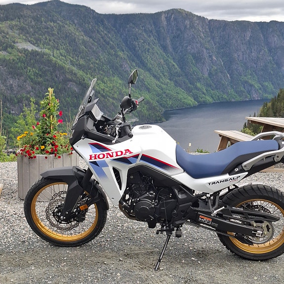 Honda XL 750 Transalp 2 of 5