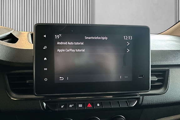 Bilen er utstyrt med Apple Carplay og Android Auto