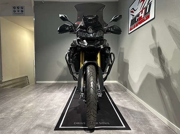 VOGE DS900X 2 of 5