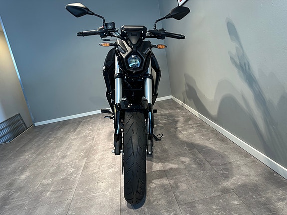 VOGE 125 R 2 of 5