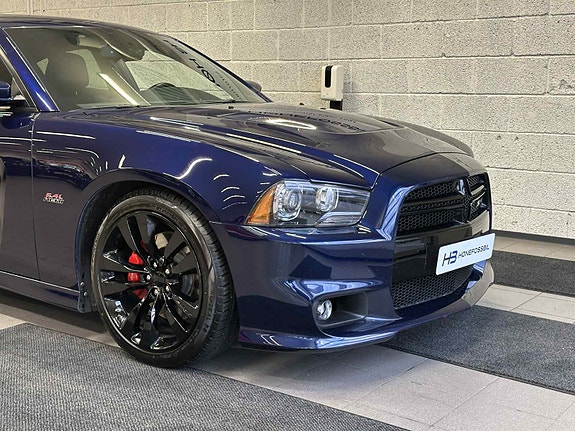 Dodge Charger 2 of 5