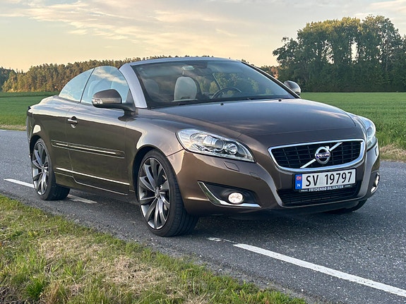 Volvo C70 4 of 5