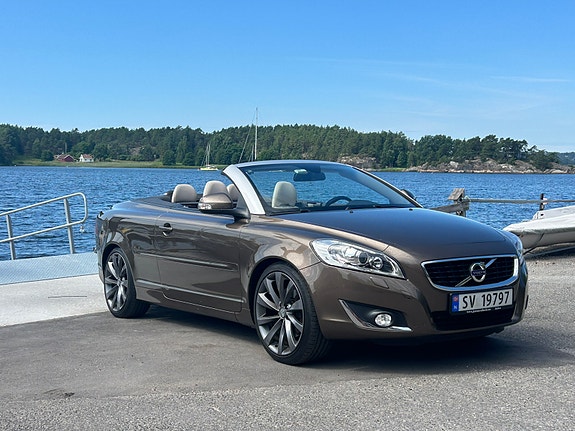Volvo C70 3 of 5