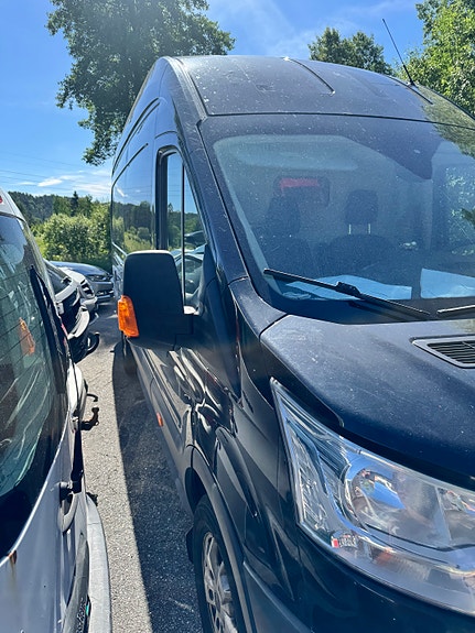 Ford Transit 3 of 5