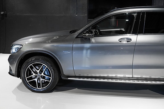 Mercedes-Benz GLC350 e 4 of 5