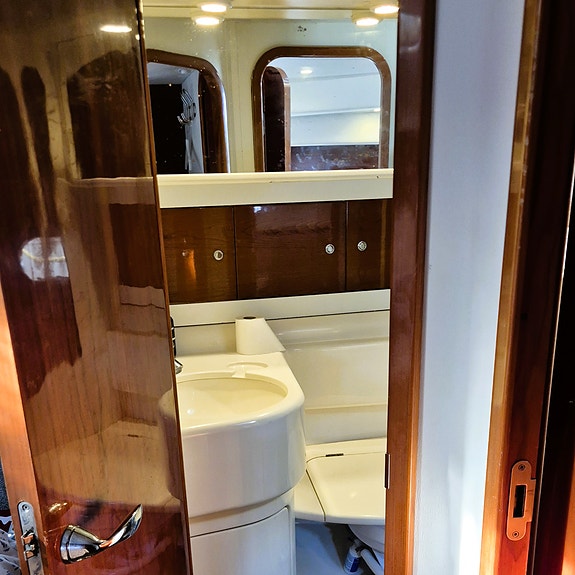 KLASSIKER: Princess V 42 - 590 timer etter overhaling - Autopilot- GI BUD! 15 of 30
