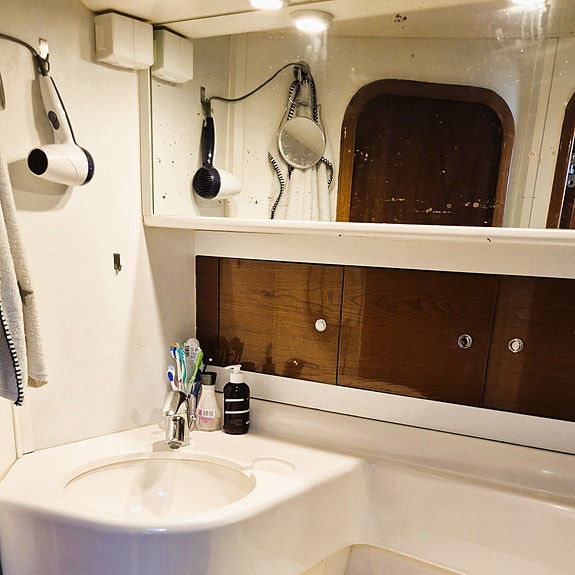 KLASSIKER: Princess V 42 - 590 timer etter overhaling - Autopilot- GI BUD! 16 of 30