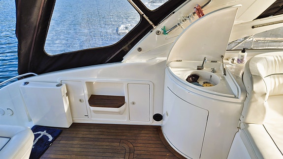 KLASSIKER: Princess V 42 - 590 timer etter overhaling - Autopilot- GI BUD! 7 of 30