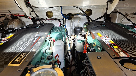 KLASSIKER: Princess V 42 - 590 timer etter overhaling - Autopilot- GI BUD! 27 of 30