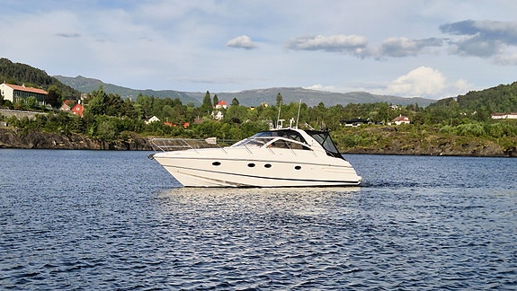 KLASSIKER: Princess V 42 - 590 timer etter overhaling - Autopilot- GI BUD! 4 of 5