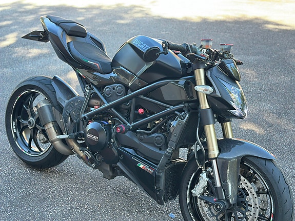 Ducati Streetfighter 848 2 of 29